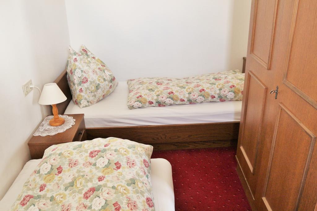 Pension Sonnenhof Mieming Szoba fotó